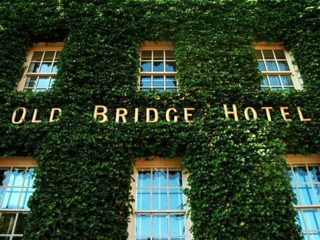 Hotel The Old Bridge Huntingdon Exterior foto